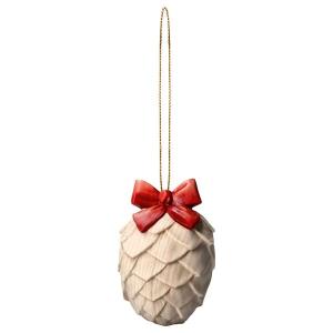 Pine cone with mesh with gold string